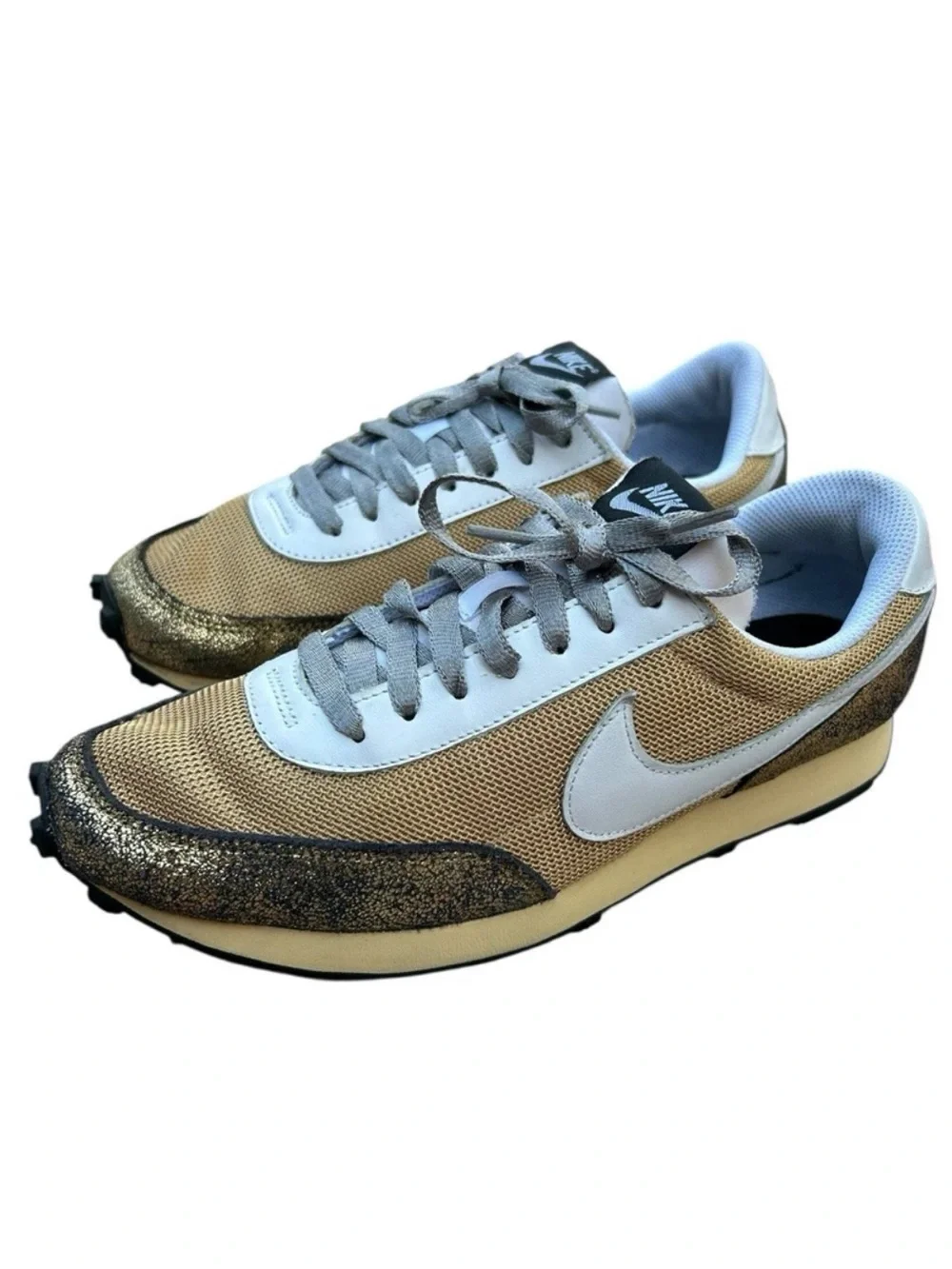 Nike Daybreak Golden Gals Running Sneakers, Women's Size 9